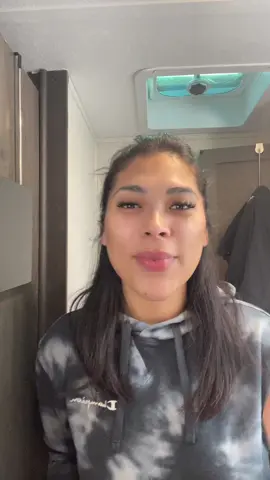 Grwm, im in houston to see my amorcito 🥰 #eltoxic #husbandwife #houston #fyp #grwmroutine #rvlife #refinerylife956 #refinerywife #grwmmakeup #kroger #heb #latinacontentcreator #latinasunidas❤️ 