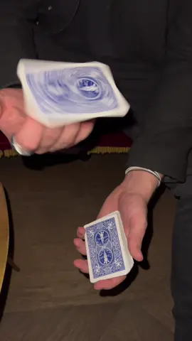Spinning #cards #fyp #viral #magic #cardtrick #magician 