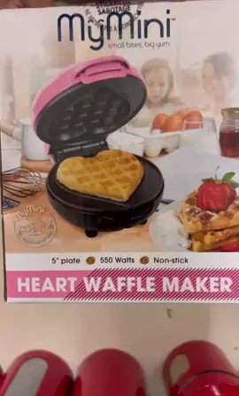 Heart shaped waffles in time to add a little razzle dazzle to your #ValentinesDay or #galentinesday 💕 #MomsofTikTok #Foodie #FoodTok #fyp #wafflemaker 