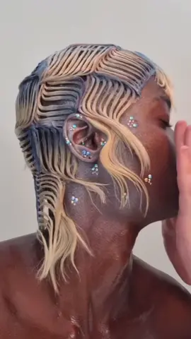 Beautiful hair collection by @Emmanuel Esteban winner of the BIG ONE TROPHY in the avant-garde category 🤩🤩 #haircontest #hairart #hairartist #hairinspiration #fashionhair #bigonetrophy #hairtok 