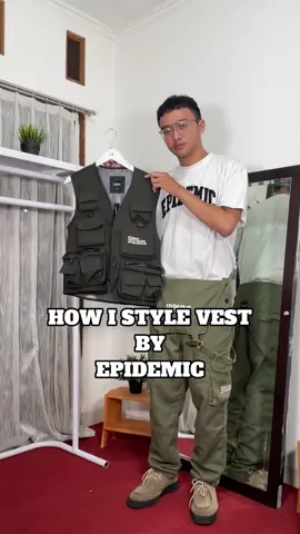 Siapa bilang kalo pake vest bingung di mix and match pake produk apapun? ini buktinya pake overall + tshirt jadinya keren bangeddd #epidemicstreetwear #epidemicyouthculture 