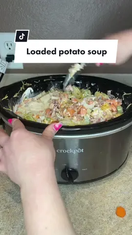 I could eat this every day, SO GOOD 🥣🥔🧀🥕#loadedpotatosoup #crockpotrecipes #crockpotmeals #crockpotdinner #easycrockpotdinner #crockpotloadedbakedpotatosouprecipe #fyp #viral #trending #dailymealideas__ #hanahsmith #sogood #deliciousfood #delicious #soyummy #cookingtiktok #cookingvideos 