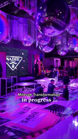 This is our definition of a teenage dream 😍 The perfect mitzvah set up for a fashionista in Chicago. #mitzvahplanner #chicagoeventdesign #kehoedesigns #fashionistadecor #luxurypartyplanner #eventdesign 