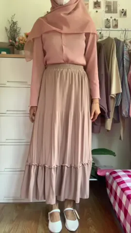 Rok Plisket susun, secantik itu besti 😍 #rok #rokplisket #outfitkorea #ootdhijab 