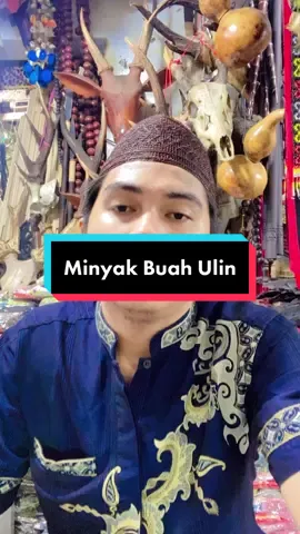 Khasiat Minyak Ulin Apa kandungan dalam minyak buah Ulin ? Ekstrak Buah Ulin berfungsi merangsang sel-sel kulit kepala untuk menumbuhkan rambut hitam yang baru dan memperbaiki kerusakan rambut secara bertahap. Manfaat apa saja yang didapatkan? ⇒ Membantu Menghitamkan uban yang terdapat pada rambut Anda karena faktor usia atau sejenisnya. ⇒ Membantu Menghilangkan Ketombe sehingga rambut akan bersih tanpa rasa gatal akibat ketombe ⇒ mempercepat pertumbuhan pigmen rambut yang nantinya akan mendukung tumbuhnya rambut hitam ⇒ Membantu Mengurangi permasalahan rambut seperti halnya kerontokan yang dalam jangka panjang menyebabkan terjadinya kebotakan ⇒ Membantu menyuburkan rambut sehingga rambut Anda akan lebih lebat    Cara merawat uban rambut dengan minyak buah ulin : - Pakai sebelum tidur di malam hari. - Kocok dahulu sampai tercampur hingga tidak ada endapan di dasar botol. - Ambil sedikit di telapak tangan dan usapkan ke rambut sambil memijat kulit kepala sampai merata - Biarkan sampai meresap sampai kulit kepala. - Besok paginya baru di cuci bilas bersih dengan air - Lakukan setiap hari sampai terlihat khasiat yang diinginkan - Apabila sudah terlihat khasiat yang di inginkan, selanjutnya sedikit demi sedikit dikurangi pemakaianya dari biasanya 1 minggu setiap hari jadi seminggu cukup 6x, dan minggu berikutnya 5x, begitu seterusnya sampai tidak memakai lagi secara permanen. Hanya produk minyaj buah ulin kalimantan yang ampuh menghitamkan uban rambut secara alami yang efektif dan aman tanpa efek samping. Sudah banyak yang telah merasakan manfaatnya. Kini giliran anda merasakan manfaatnya dari produk kami. ==>> Pastikan selalu melakukan video unboxing saat membuka paket. ==>> Kami tidak akan menerima komplain apapun tanpa adanya bukti video saat membuka paket dan tidak di pause. Happy Shopping 🙏 #penghitamuban #penghilanguban #minyakkemiriasli #obatubanrambut #minyakrambutuban #minyaksariulin #obatuban #penghitamrambutuban #penyuburrambut #perawatanrambutalami #ulinoilpremium