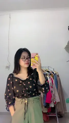 Oh ini yang lagi viral ✨ Pelanggan baru bisa dapetin harga 30.000 rb di live aku besok jam 16:00 & 20:00 #prektusoficial #ootdsimpel #sabrinatop #derose #longrose #ohiniyanglagiviral #outfitkoreanstyle #outfitharam #topsabrina 