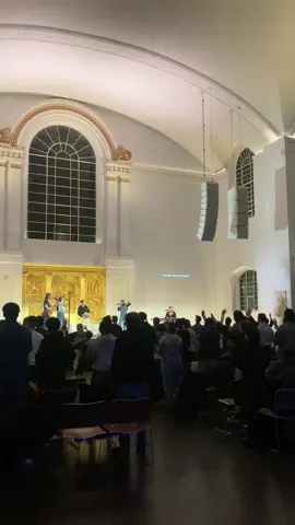 SUNDAY SNAPSHOT:  here’s a snippet of our Hackney 6pm service on Sunday night #eastlondon #sunday #church #christian #christianitytiktok #christiantiktok #christiantok #churchtiktok #churchtok 
