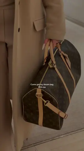 birthday present to me ✨ a dream come true #louisvuitton #dreambag #luxuryshopping 