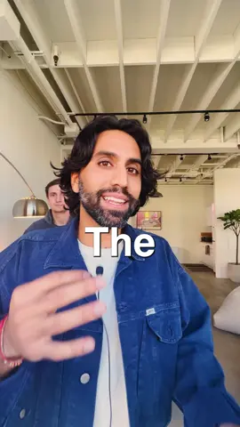 Crazy to think the oldest video on YouTube is almost 18 years old 🤯 #creatoreconomy #LearnOnTikTok 