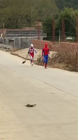 Hôm nay có con nhện pha ke nó tới tác quái nên Điện Lực phải vác xẻng đi đuổi mn ạ #viral #funny #haihuoc #foryou #sieunhandienquang #sieunhandienluc #thinhhanh #xuhuongtiktok #tiga #fyb #xuhuong 