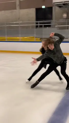 Soothing #iceskatingtiktok #figureskating #icedancing #fyp #snowfall #iceskatingedit 