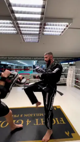 Gabriel Cera doesn’t play karate, that’s for sure 👌 #fyp #karate #karatecombat