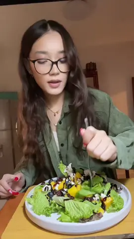 Ensalada de 5 mins mientras te rapas 