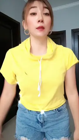 liat cican @Sherly Azha  joget asik bener cobain y