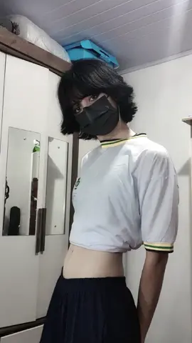 gravando de máscara  pq me acho esquisita sem qnd tô dançando 🤙🏻🤙🏻 valeu pelo uniforme titio caiado #uniforme #goiania #goias #colégio #titiocaiado #uniformedegoias #4u #fyforyoupage #fy #4yp #viral 