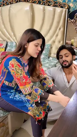 Larkian kabhi galat nahi hoti boss😅🤦🏻 @aiman zaman 💕 #ma #foryou #trending #comedy #couplegoals #funny #foryoupage 