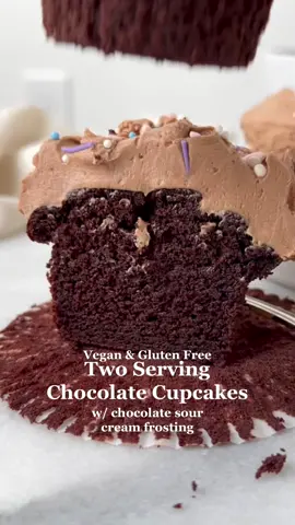 When you only need two cupcakes 😉soft, fluffy, moist, literally the *perfect* texture for a chocolate cupcake. And you would never know that it’s gluten free, dairy free, no eggs, and vegan 🤝 And don’t get me started on the vegan chocolate sour cream frosting 😭it might not make it to the cupcake 😅 recipe is on my site! #chocolatecupcakes #smallbatchbaking #glutenfreebaking  #vegancupcakes 