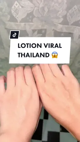 LOTION PALING VIRAL DAPAT MEMUTIHKAN BADAN YG PENTING KNA RJIN CONSISTENT PUTIH SEAWAL 3 HARI😝😝 #lotionviral #lotionviraltiktok #lotionviralputih #mgwbodylotion #mgwlotion #mgwbodyserum #mgwserum #mgwlotionviral #mgwlotionthaiviral #mgwlotionthai #lotionthailand #mgwwhitening #fyp #fypシ #fypage #fypシ゚viral #fypdongggggggg #fypgakni #foryoupage #lotionpemutih 