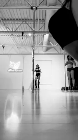 Exotic dance #pole #poledance #polelove #polegirl #poledancer #polelover #exoticdance #dance #dancer #polelife #polelifestyle #brassunicorn #turfathletic #vaughan #woodbridge #fyp #foryoupage 