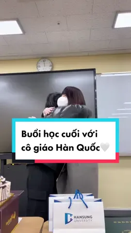 Tạo bất ngờ cho cô giáo Hàn Quốc vào buổi học cuối 🤍#rinavaseoul #metub #duhocsinhhanquoc #hanquoc한국 