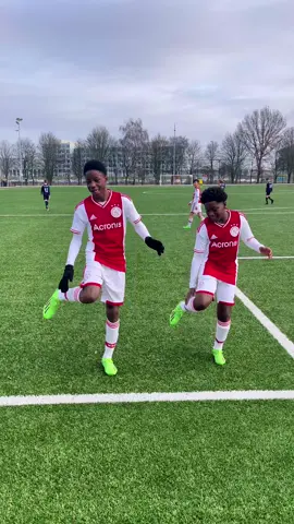 Our boys love a little dance! 😍 