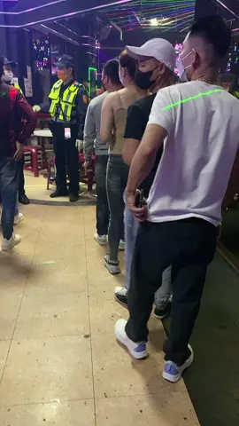 Lâu lâu đi xả trét cũng bj mấy a công an kiểm tra 😂👊❤️❤️#xuhuong2023tiktok♥️♥️♥️🥰 #hoivietnamtaidailoan❤️❤️❤️ #medonthan82 