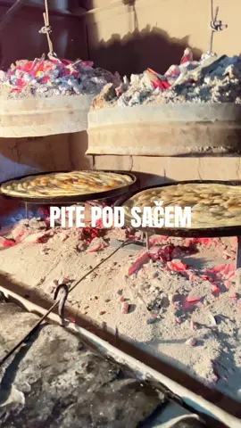 Pite pod sačem, Patrijarha Makarija Sokolovića 1, Banja Luka #food #foodtiktok #paqito #Foodie #burekjesamosamesom #bureksasirom 