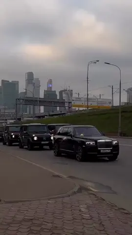 When the mafia arrives! ⚜️ #foryou #foryoupage #exoticbank #supercars #carslover #mercedesamgg63 #rollsroycecullinan 