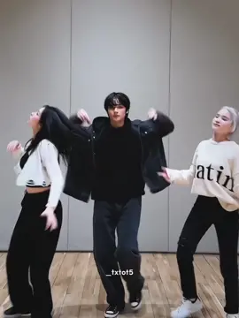 They're so cute 😍🤧 #hueningkai #txt #huening_bahiyyih #leanavvab #bahiyyih 