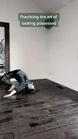 Is it working?  An amusing contortion trick, best to be used for dramatic effect. #contortion #getup #flexibility #backbend #creepy #possessedchallenge #beingdramatic 