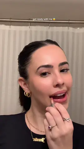 GRWM with the new @kosas glow IV ✨ #kosasgiftedme #kosas #glowiv #skeepersfamily #fyp #foryou #beauty #makeuptok #grwm 