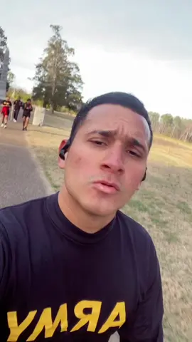 #miles #Running #soldier #army 🇬🇹🫡🇺🇸