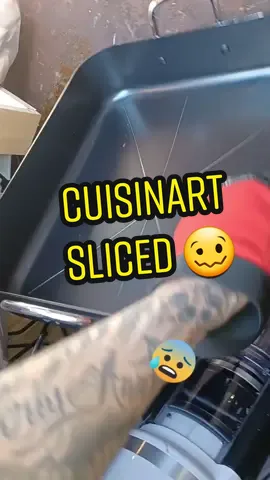 This store is ruining perfectly good stuff , wtf ??? No wonder they are going out of buisness!!!  #dumpsterdiveking #dumpsterdiver #dumpsterdiving #fyp #waste #destroyed #cuisinart #donate #bedbathandbeyond 