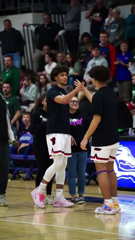 Brothers ❤️🤝🏻 #basketball #brother #bro #family #Love #handshake #highlightvideos #highlightreel #sportsvideography #sportsphotographer #videography #basketballedits #basketballtiktok #sports #reels #shorts #video #edit #photography #viral #trending