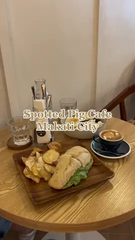 New cafe alert! Originally from Siargao, they are now in Manila! 📍Spotted Pig Legaspi St., Makati 🤍 #fyp #makaticoffeeshops #coffeeph 
