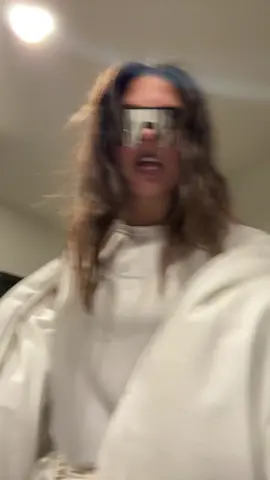 yall were almost all wrong on yhe opening song