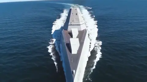 USS Zumwalt 🇺🇸😈#usszumwalt #navy #usnavy #militarylife #navalforces #battleship #ww3 #viral #foryoupage #fyp 