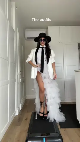 First outfit ✨ #stylist #outfits #backtoblack #fashiontok #fyp #mostviralvideo #modelwalk #catwalkchallenge #styleinspo #catwalk #outfitideas 