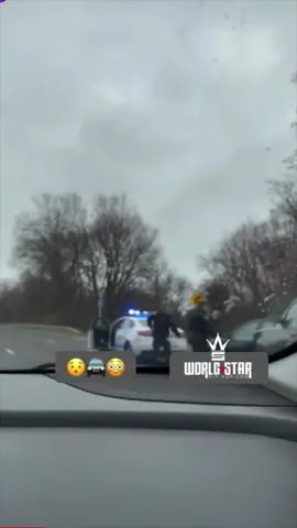 What is going on here?! 😯🚔😳 (Via IG @therealshyla @jvanottii) #Worldstar #Police #Viral 