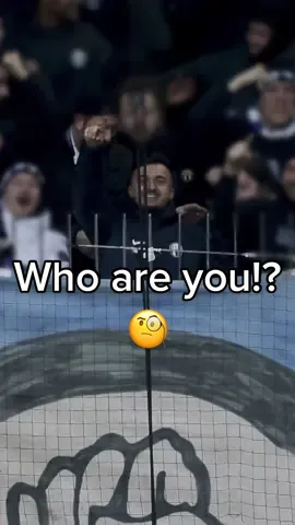 Schaut mal, wer sich das Spiel mitten in der Südkurve angesehen hat…Bledi eine vo ois! 💙🤍 #fcz #stadtclub #NieUsenandGah #BledianKrasniqi #waitaminute #whoareyou 