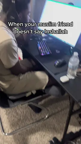 Crossing his head upside down May Allah forgive him. #muslimfunny #muslim 