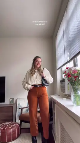 Some corduroy pants outfit inspo 🤎 #outfitinspo #neutraloutfitinspo #neutraloutfits #simpleoutfitideas #OOTD #outfitoftheday #getdressedwithme #fyp #corduroypants #madewelljeans 