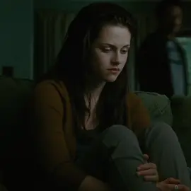 bella suffered more without edward than she did during her pregnancy  #thetwilightsaga #bellaswan 