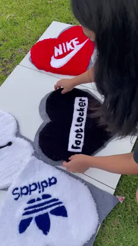 Celebrate #ValentinesDay the sneakerhead way 🤪 #FootLocker #sneakers 