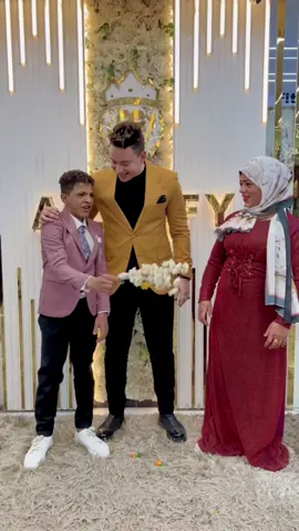 مقبولة منك الهديه 😂 كلو يكتبلهم ف الكومنتات الصلح خير ❤️💐 #سيد_صبحى_بدل #محمود_حديده #عيد_الحب 