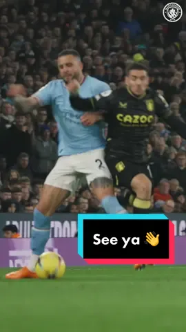 Stop that, Kyle! 😉 #mcfc #mancity #kylewalker #PremierLeague 