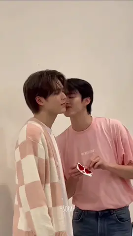 วาเลนไทน์ใครไม่หวานไม่รู้ แต่มีนปิงหวานมาก ติดสติกเกอร์ยังไงให้โลกจำ🤏🏻💓🫣 ##Meennicha8##PingKrittanun##Area86##MeenPing##มีนปิง