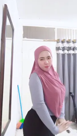 lagi ah joget devia 😝 #ABCKreasiKrezi #istriorang #fypdongggggggg 