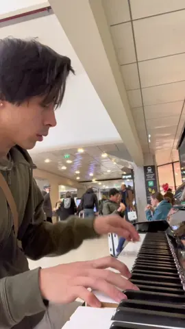 Replying to @iamshafizah yellow #yellowcoldplay #coldplaypiano #pianocover #publicpiano #friqtao 