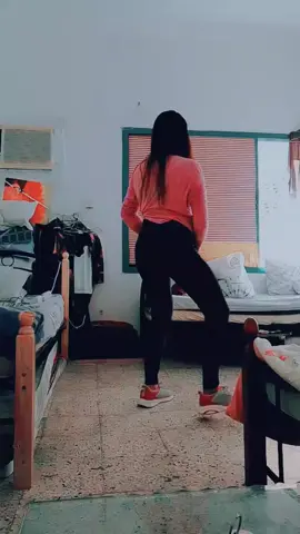 excuse me again 😅🙈 sori I don't know how to dance 😁